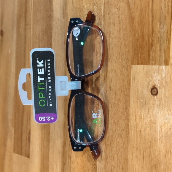 NWT Optitek Hi-Tech+2.50 readers - Picture 10 of 11